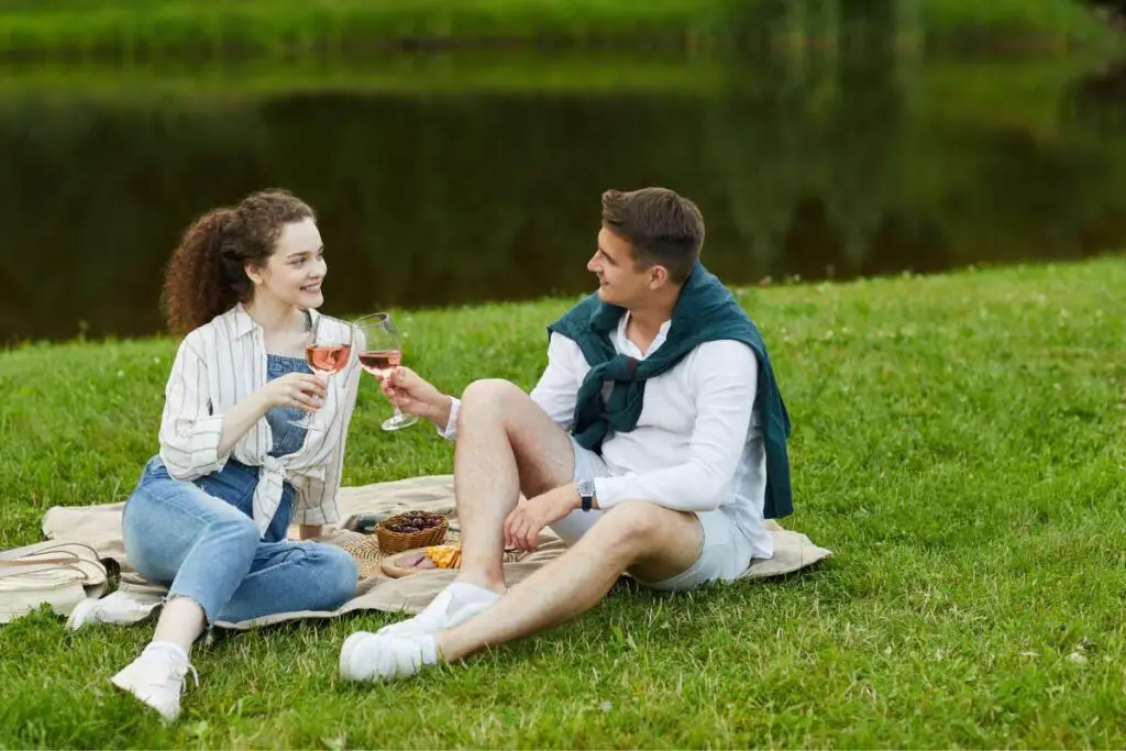 Romantic Picnic Date Ideas for Couples to Enjoy Outdoors